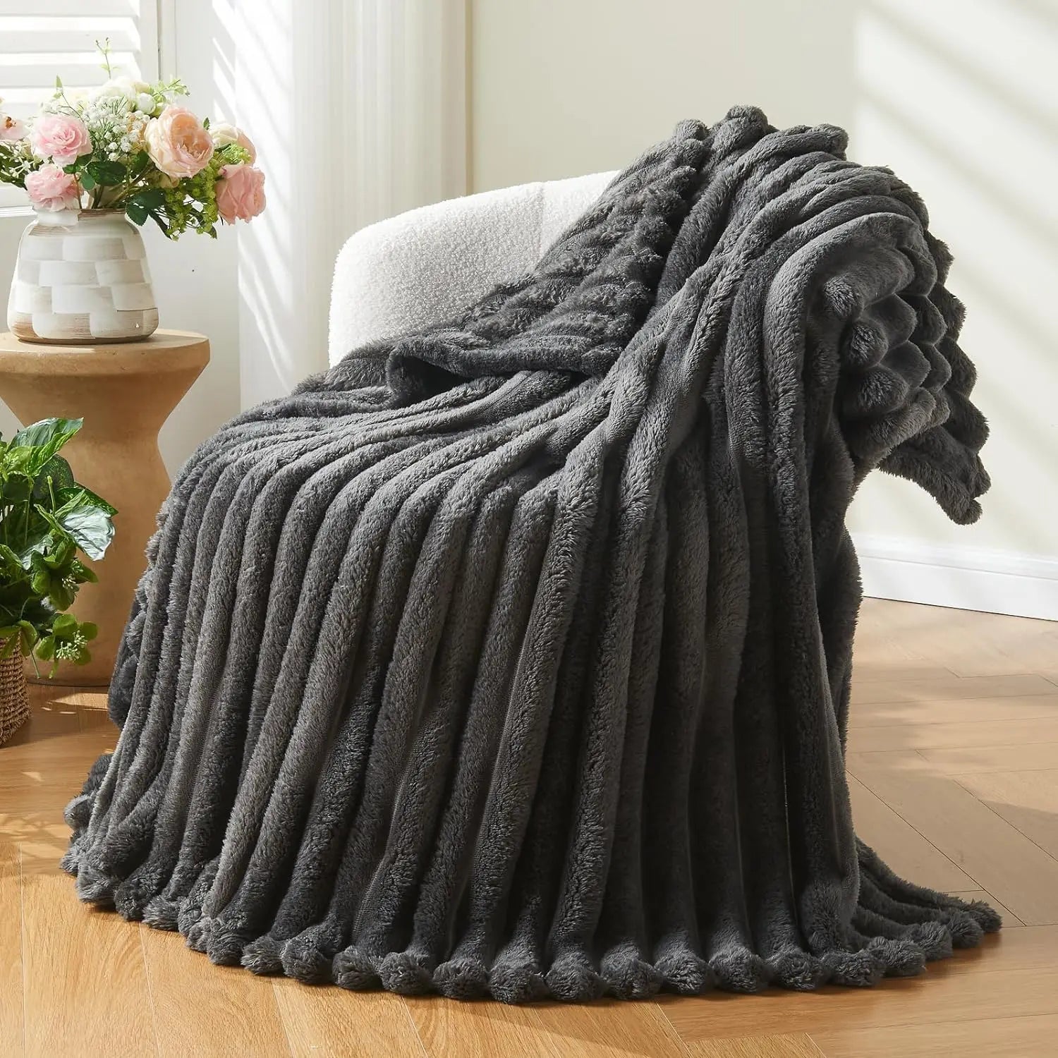 Super Soft Throw Blanket Grey Premium Silky Flannel Fleece 3D Ribbed Jacquard Lightweight Bed Blanket All Season Use