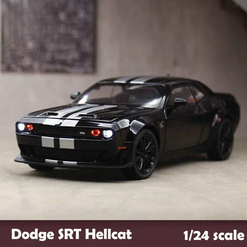 Simulation 1/24 Scale Dodge Challenger SRT Hellcat Alloy Car Model Sound Light Children Toy Vehicle Metal Miniature Voiture
