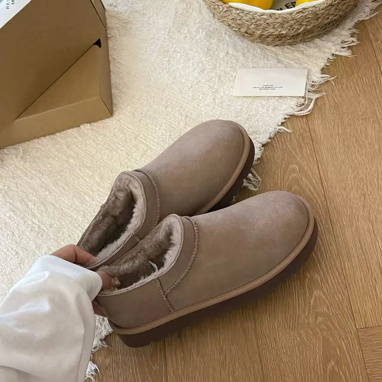 New Women Winter Snow Boots Classic Fur Plush Ankle Snow Boots Outdoor Antiskid Short Boot Warm Fuzzy Home Cotton Shoes