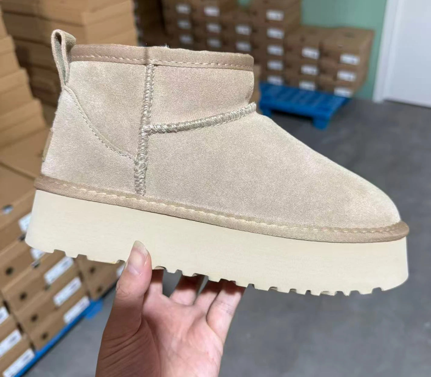 New Women Winter Snow Boots Classic Fur Plush Ankle Snow Boots Outdoor Antiskid Short Boot Warm Fuzzy Home Cotton Shoes