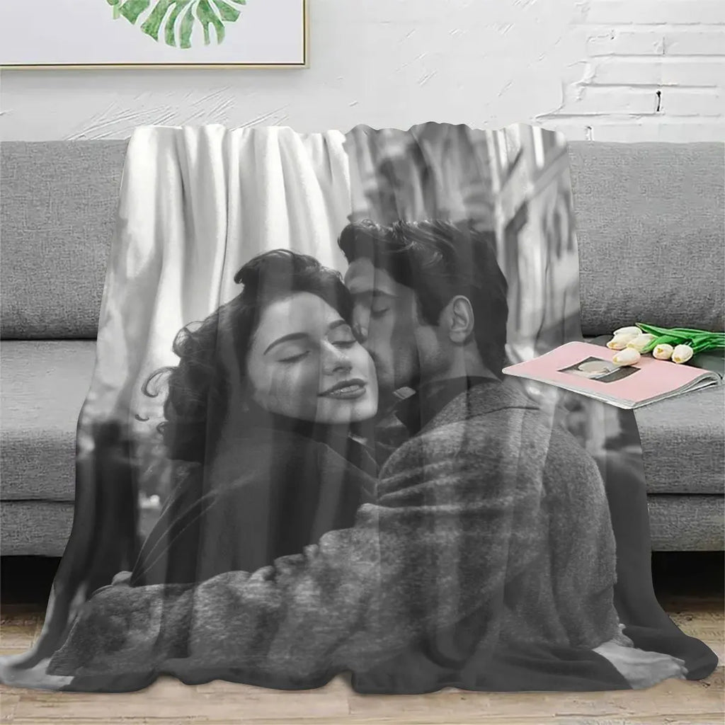 1 Piece of Customized DIY Personalized Photo Blanket for Lovers Flannel Blanket Products - Customized Warm Photos, Soft and Warm, Suitable for Sofa, Bed, Office, Car and Outdoor Travel - Gifts for Men and Women in All Seasons