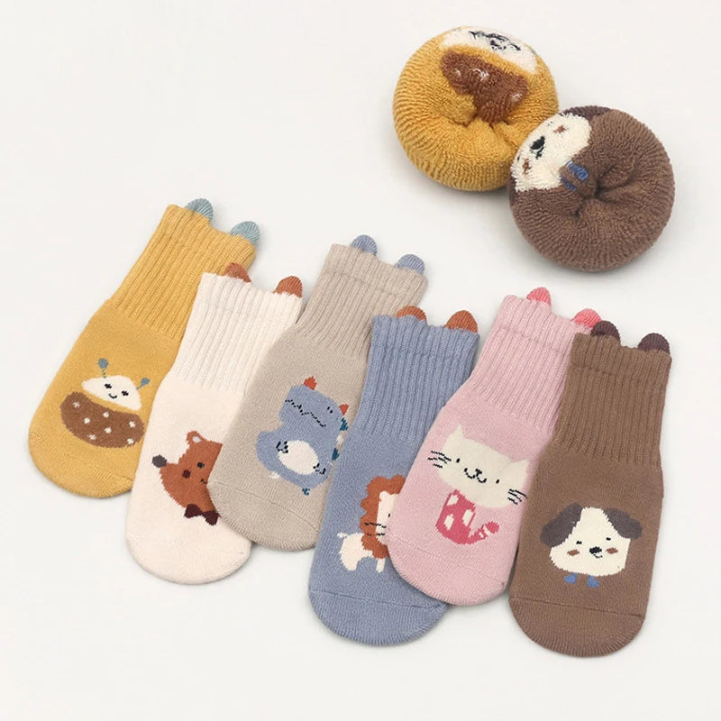 6 pairs  warm and thick all-wool knitted cute cartoon pattern adhesive anti-slip socks, children's walking socks