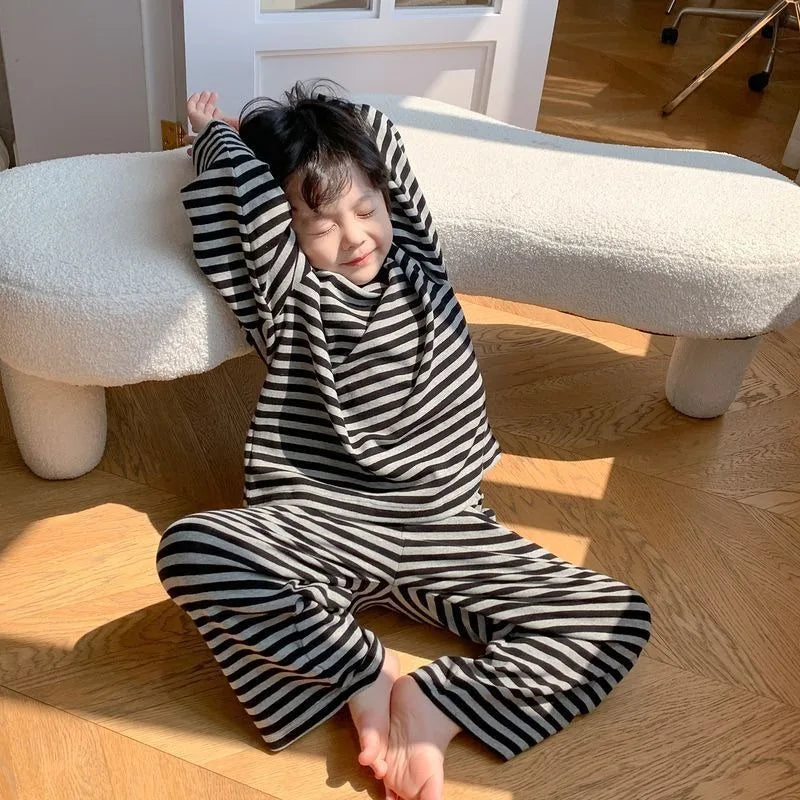 Dralon Thermal Set for Toddler Boys Autumn Winter Long Sleeve Pajamas with High Neck Wear for Kids Warm Cotton Lined Sleepwear