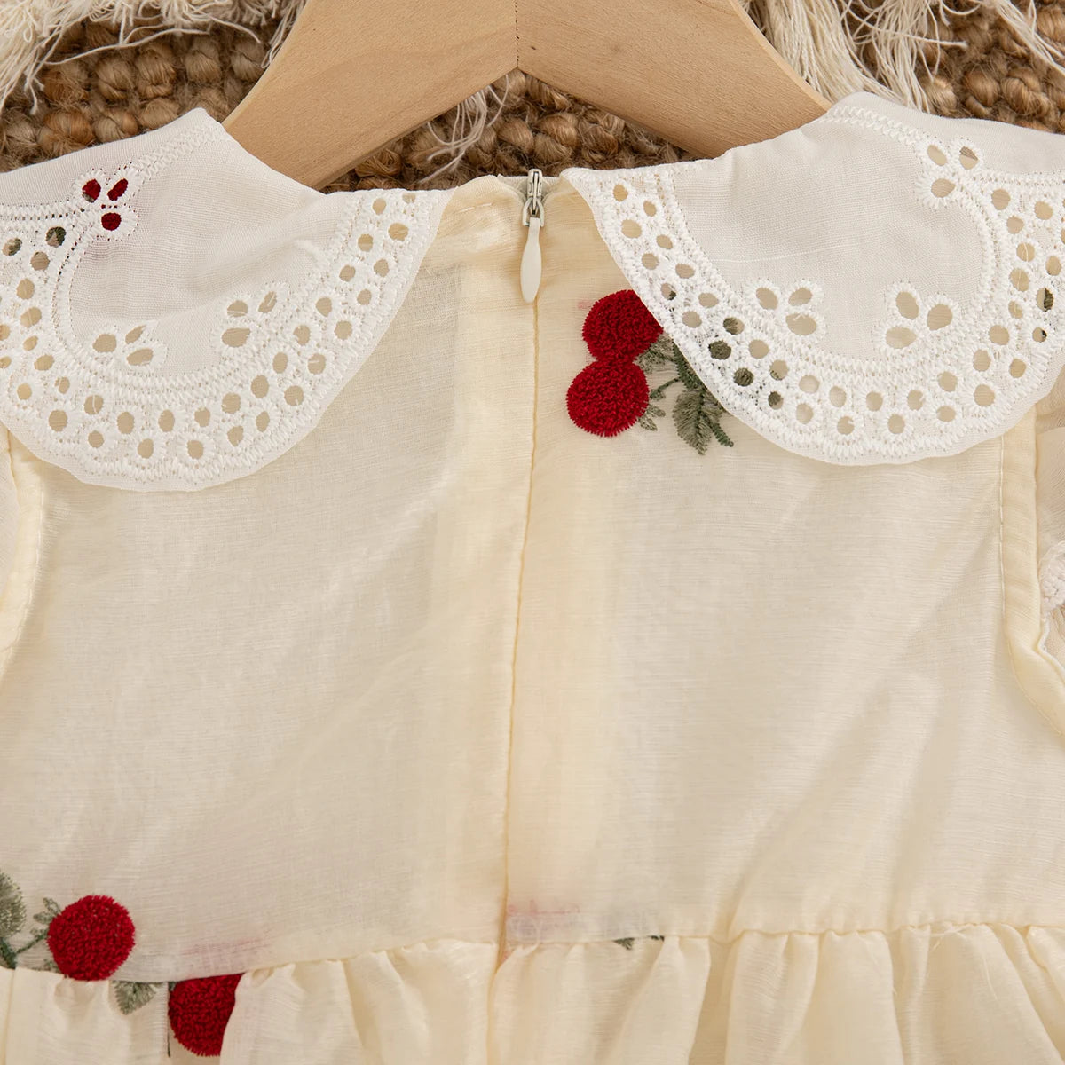 Red Cherry Embroidered Baby Girl Dress, Summer New Style Fresh And Small Children'S Sleeveless Clothes For Babies Aged 0-4 Years