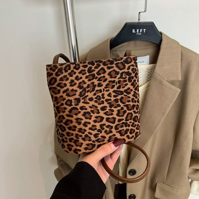 Design PU Suede Leopard Shoulder Bags for Women 2025 New Winter Crossbody Bag Females Luxury Handbags and Purses Bucket