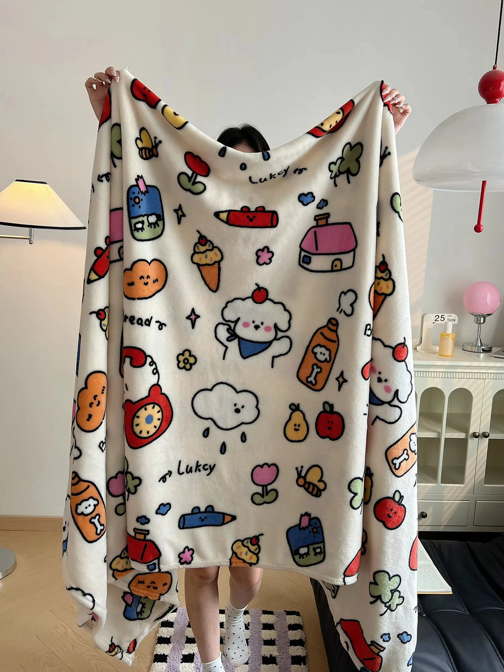 Cute Blanket Suitable for Gifting Daily Home Use Parties Camping Usable in All Seasons