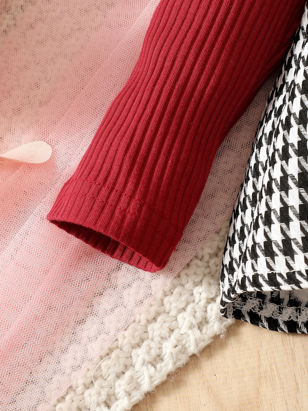 Baby Girl Autumn/Winter Fashion Cute Round Neck Thousand Bird Grid Color blocked Lotus Leaf Side Sleeve Fake Two piece Strap Ski