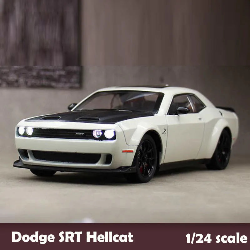 Simulation 1/24 Scale Dodge Challenger SRT Hellcat Alloy Car Model Sound Light Children Toy Vehicle Metal Miniature Voiture
