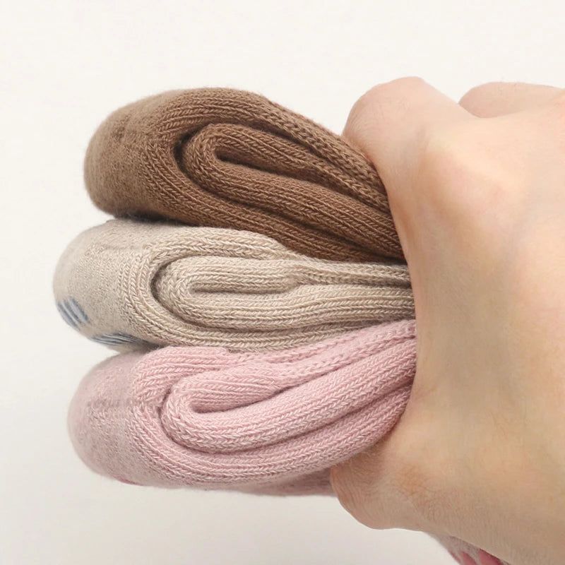 6 pairs  warm and thick all-wool knitted cute cartoon pattern adhesive anti-slip socks, children's walking socks