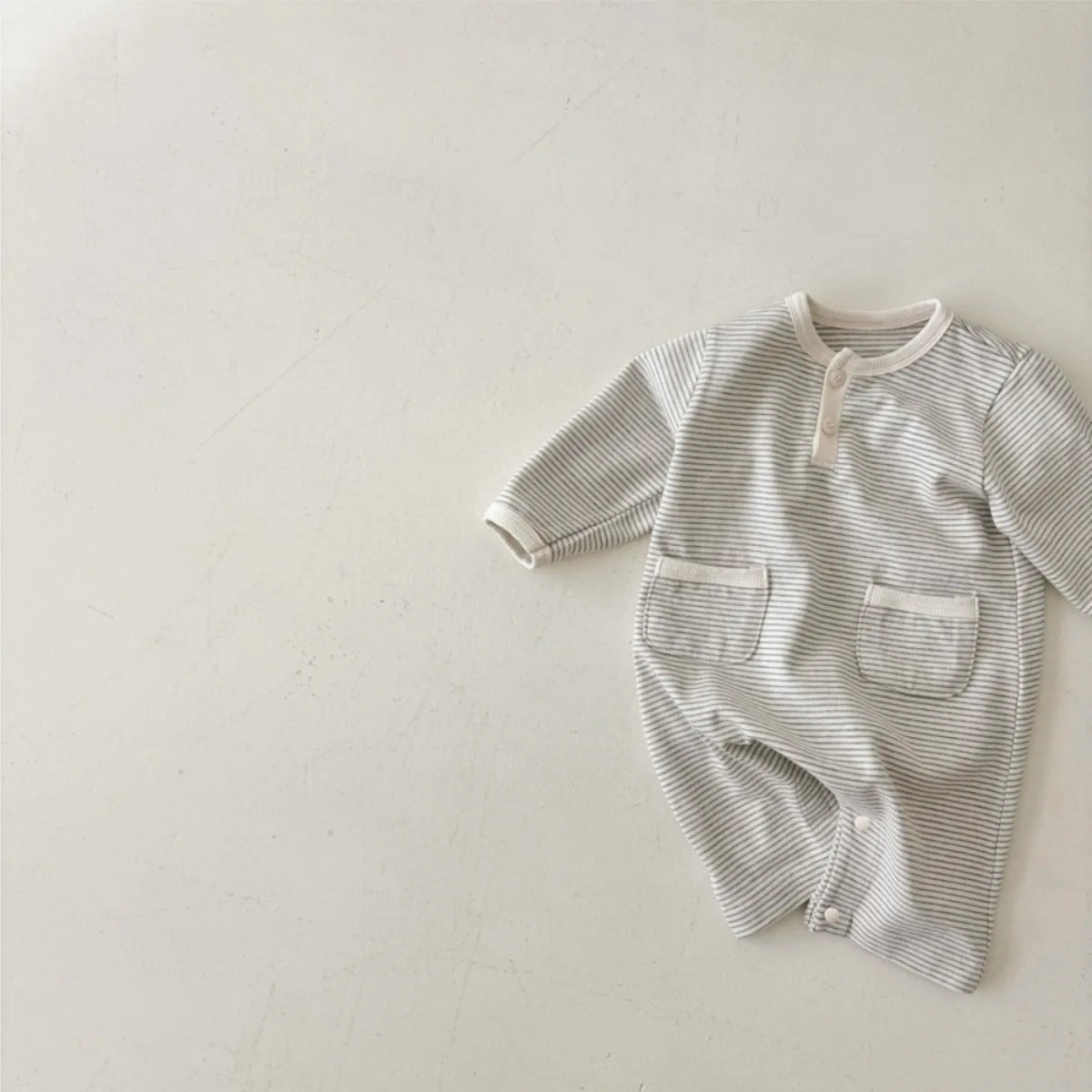 6632 Newborn Clothes 2025 Autumn New Soft Comfortable Boy's Jumpsuit Two Button Pocket Baby Girl's Climbing Clothes.