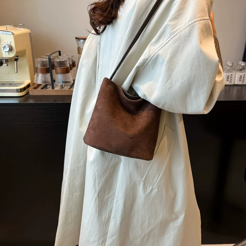 Design PU Suede Leopard Shoulder Bags for Women 2025 New Winter Crossbody Bag Females Luxury Handbags and Purses Bucket