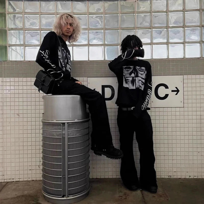 Unisex Dark Street Punk Long Sleeved T-shirt American Letter Print Top for Men And Women