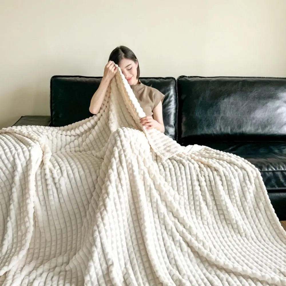 Bed Suppiles Solid Color Flannel Blanket Thickened Comfortable Sofa Blanket Soft Warm Office Nap Blanket Winter